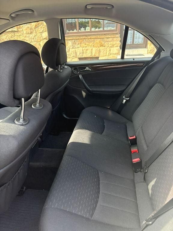Silber Gebraucht 2006 Mercedes C180 Elegance Limousine | 3.800 € (Fairer Preis) - Bild 1/4