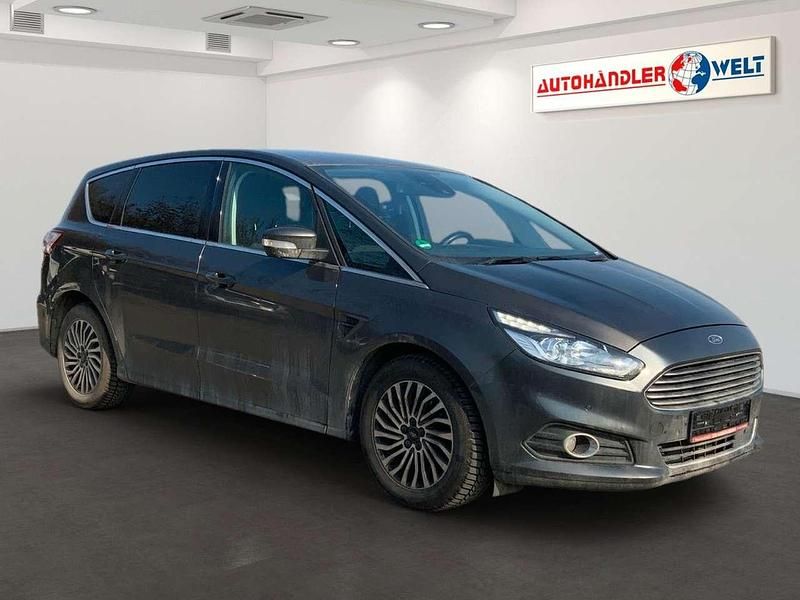 Gebraucht Ford S-MAX Titanium 190 PS (139 kW) 2019 Grau Van / Kleinbus