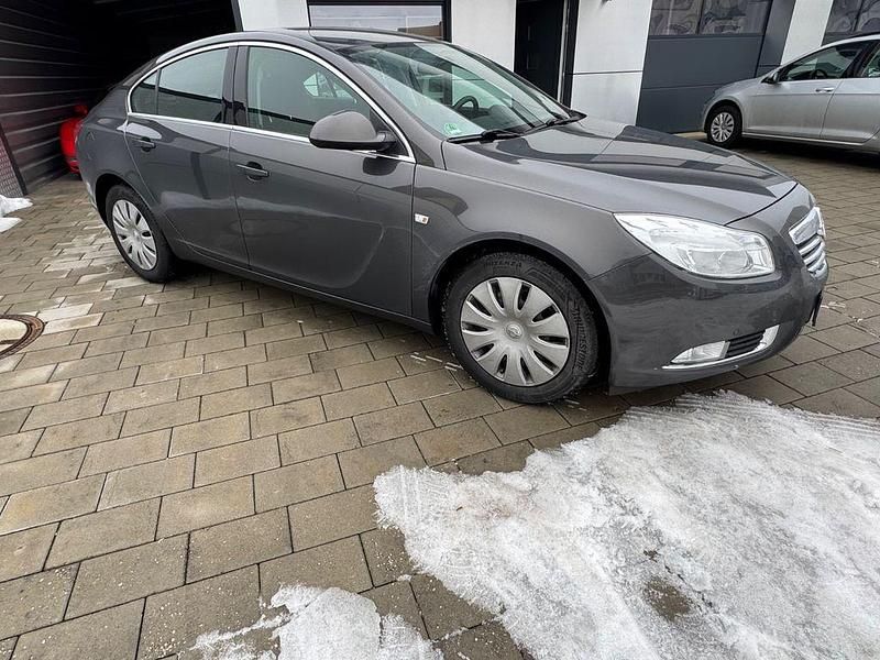 Gebraucht Opel Insignia 160 PS (117 kW) 2012 Grau Limousine