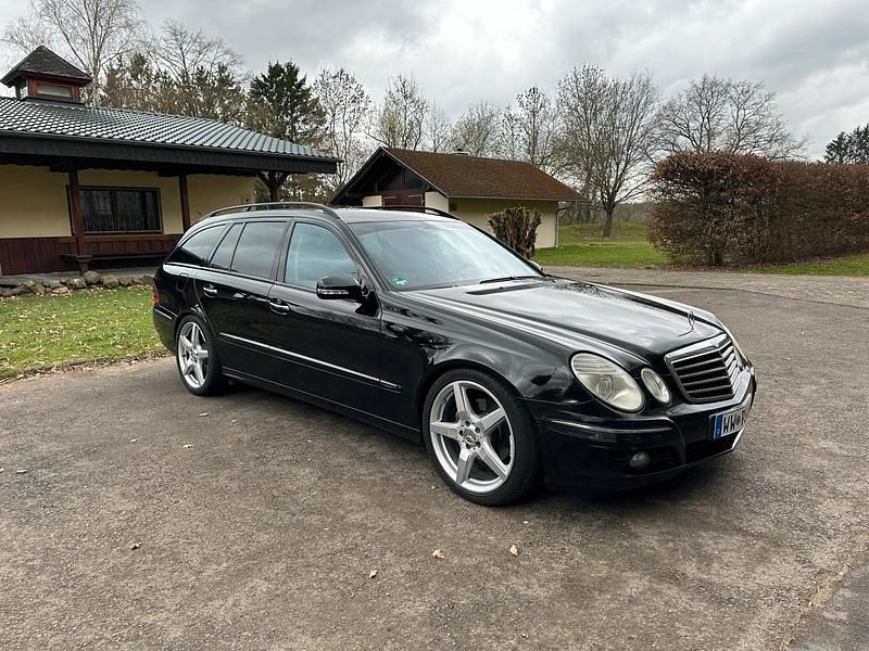 Gebraucht Mercedes E320 Avantgarde 224 PS (164 kW) 2007 Schwarz Kombi