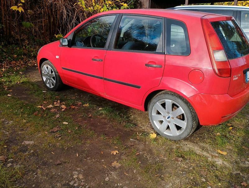 Rot Gebraucht 2006 Ford Fiesta Kleinwagen | 550 € (Superpreis) - Bild 1/4
