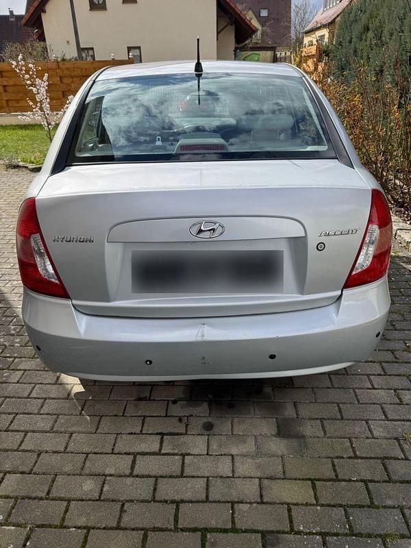 Gebraucht Hyundai Accent 97 PS (71 kW) 2008 Silber Kleinwagen