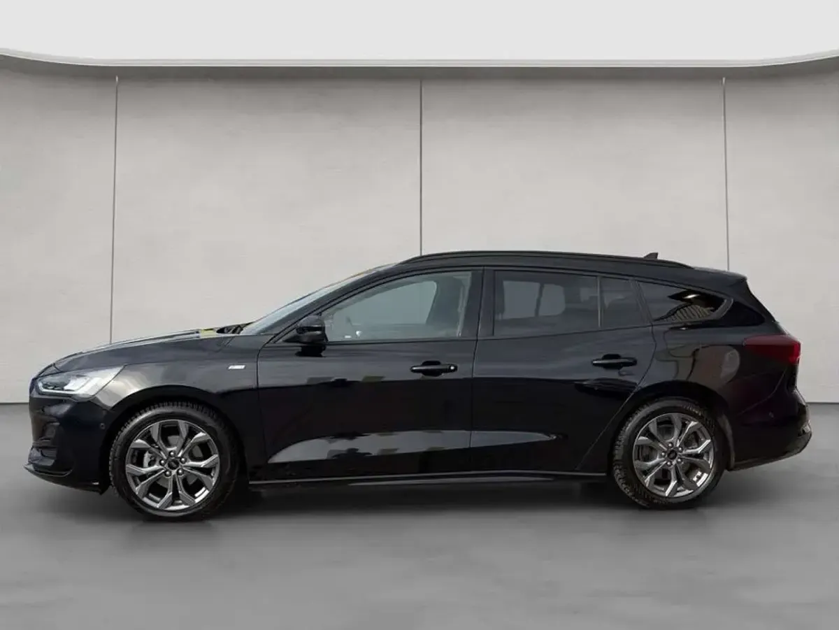 Gebraucht Ford Focus ST-Line X 155 PS (114 kW) 2025 Agate black metallic Kombi