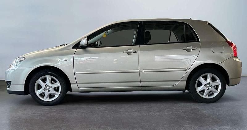 Gebraucht Toyota Corolla 99 PS (72 kW) 2006 Silber Limousine