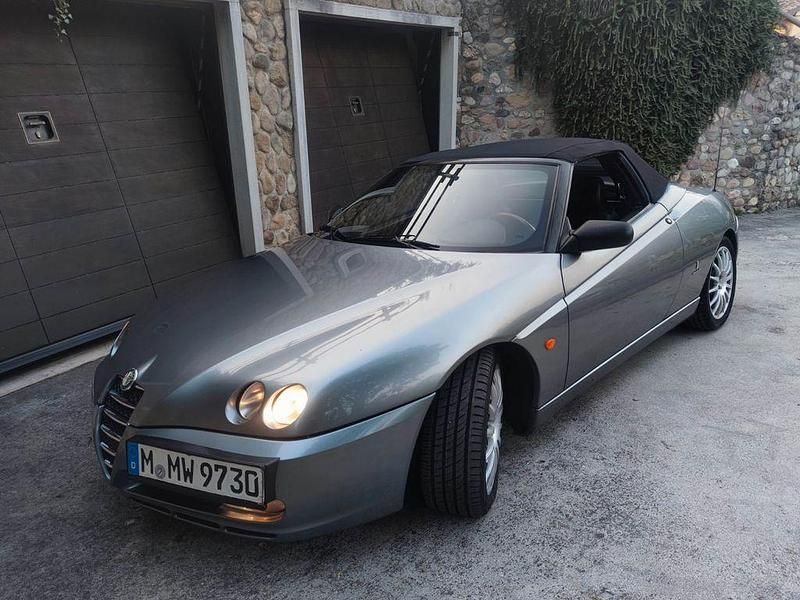 Gebraucht Alfa Romeo Spider 271 PS (199 kW) 2004 Silber Cabrio