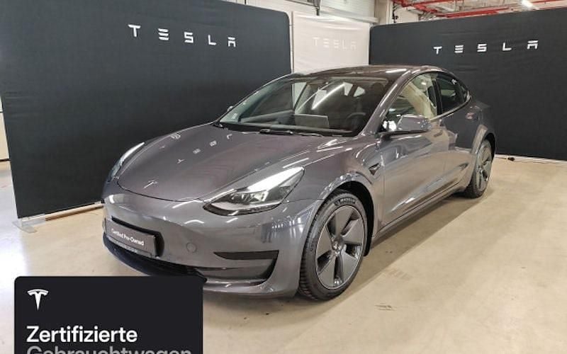 Silber Gebraucht 2021 Tesla Model 3 Standard Range Limousine | 26.700 € (Fairer Preis) - Bild 1/4