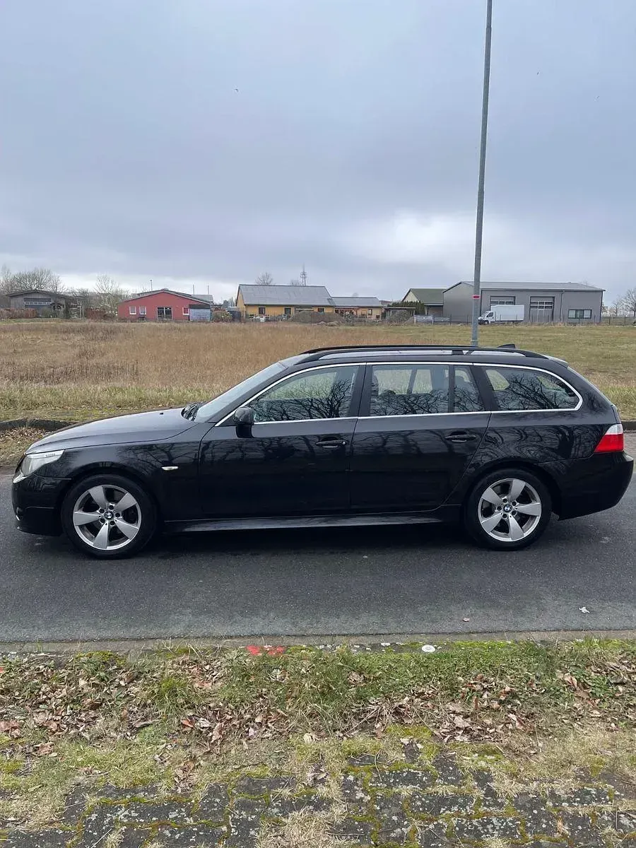 Gebraucht BMW 530 M Sport 218 PS (160 kW) 2004 Schwarz Kombi