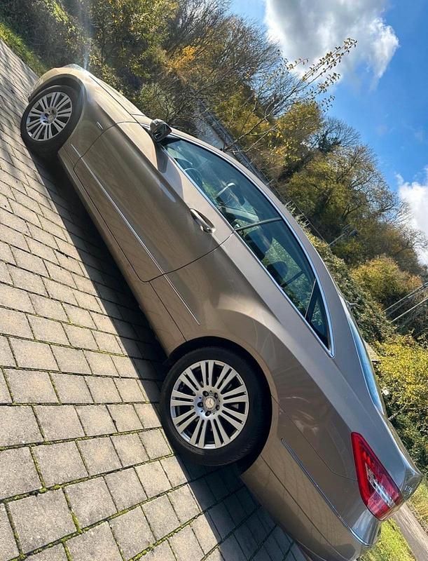 Gebraucht Mercedes E350 231 PS (169 kW) 2009 Gold Coupé