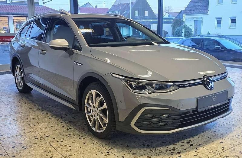 Gebraucht VW Golf Alltrack 200 PS (147 kW) 2021 Mondsteingrau Kombi