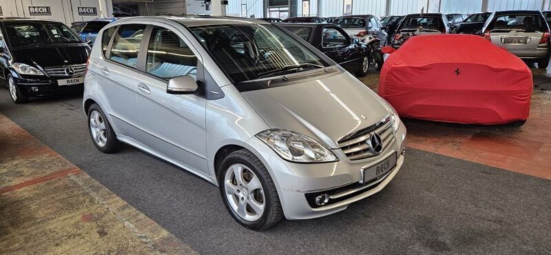 Silber Gebraucht 2009 Mercedes A180 Elegance Limousine | 10.000 € (Teuer) - Bild 1/3