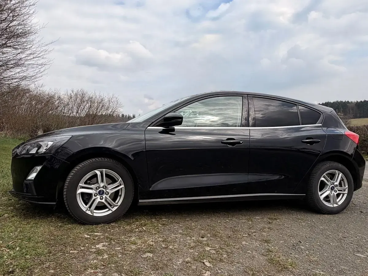 Gebraucht Ford Focus 125 PS (91 kW) 2022 Schwarz Limousine