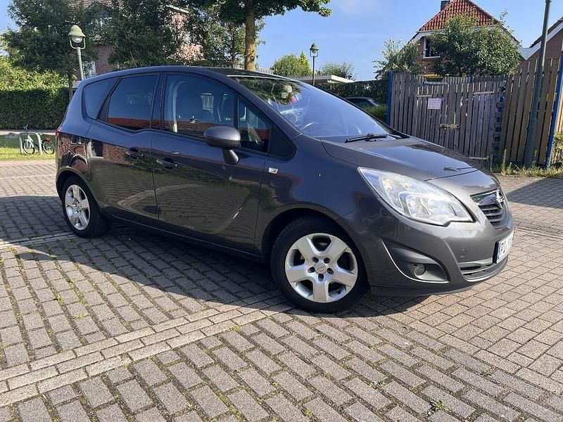 Grau Gebraucht 2011 Opel Meriva Edition Van / Kleinbus | 3.499 € (Guter Preis) - Bild 1/4