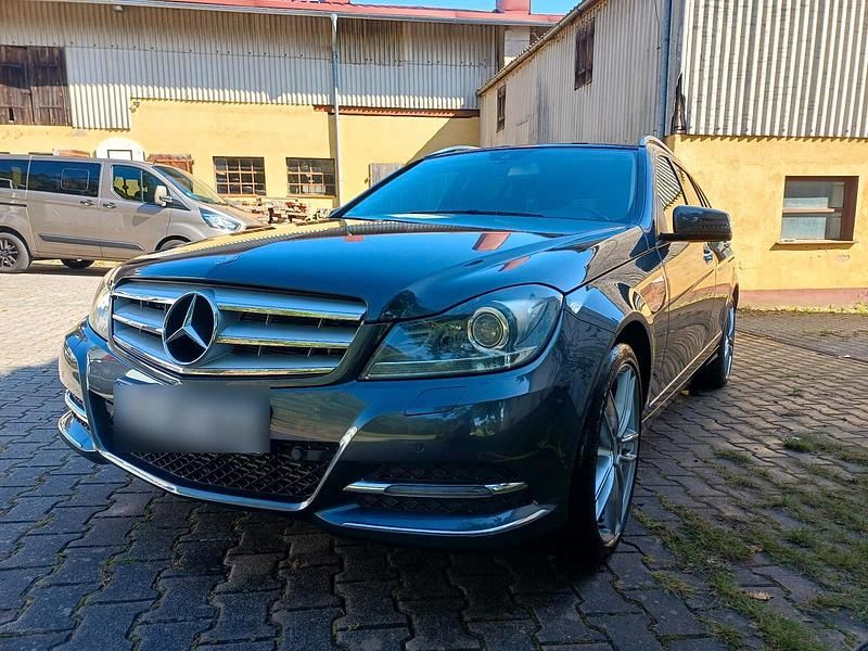 Grau Gebraucht 2014 Mercedes C250 Avantgarde Kombi | 17.000 € (Teuer) - Bild 1/4