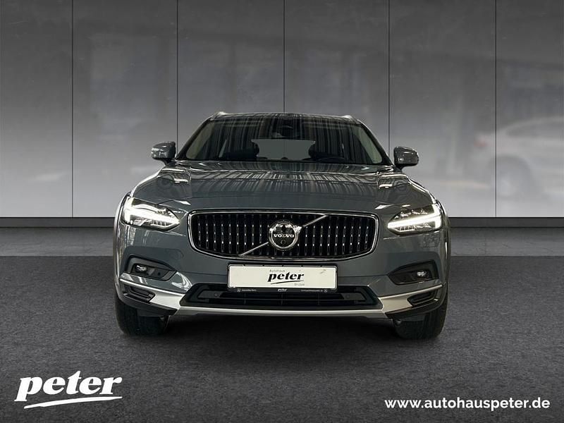 Thunder grey / Gebraucht 2021 Volvo V90 CC Pro Kombi | 39.610 € (Etwas zu teuer) - Bild 1/4
