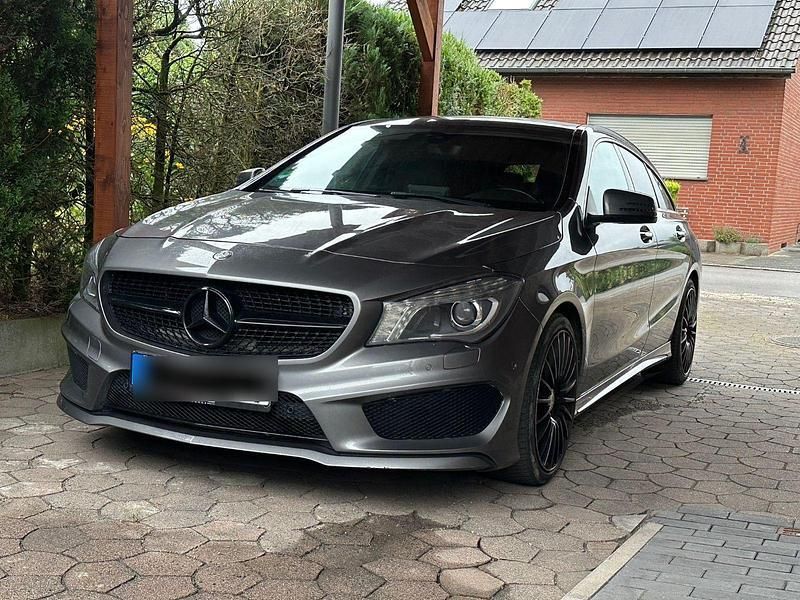 Grau Gebraucht 2015 Mercedes 220 AMG line Kombi | 17.000 € (Superpreis) - Bild 1/4