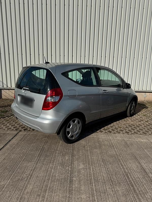 Gebraucht Mercedes A160 82 PS (60 kW) 2010 Silber Limousine