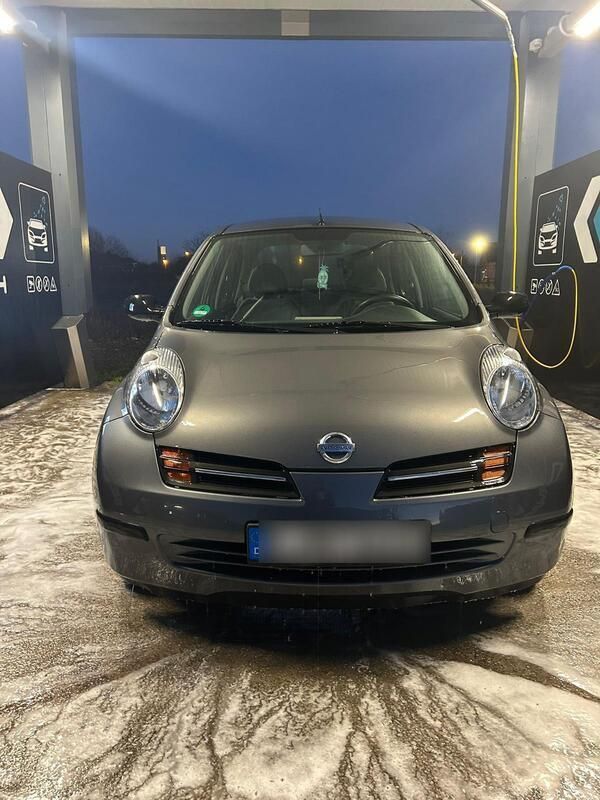 Grau Gebraucht 2004 Nissan Micra Kleinwagen | 2.200 € (Fairer Preis) - Bild 1/4