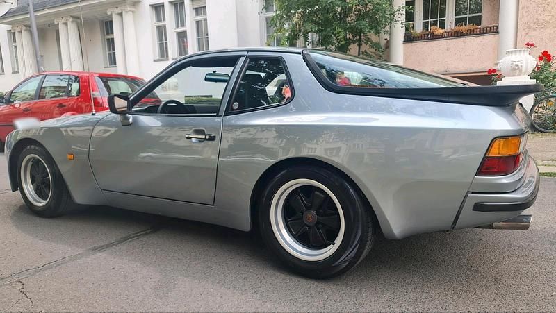 Usado Porsche 944 163 CV (119 kW) 1983 Plateado Coupe