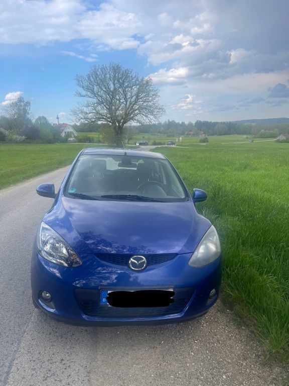 Blau Gebraucht 2008 Mazda 2 Limousine | 900 € (Superpreis) - Bild 1/4