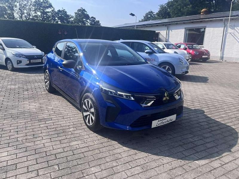 Neu Mitsubishi Colt 67 PS (49 kW) 2025 Blau (royalblau (m)) Limousine