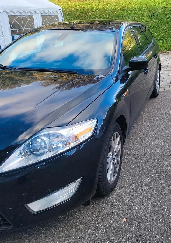 Gebraucht Ford Mondeo 140 PS (102 kW) 2010 Schwarz Kombi