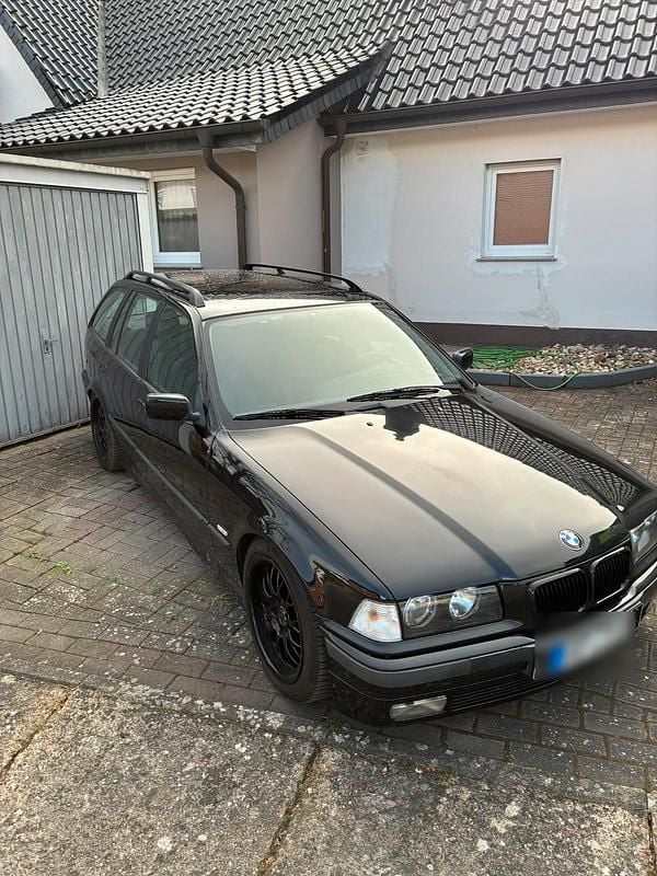 Gebraucht BMW 323 170 PS (125 kW) 1997 Schwarz Kombi