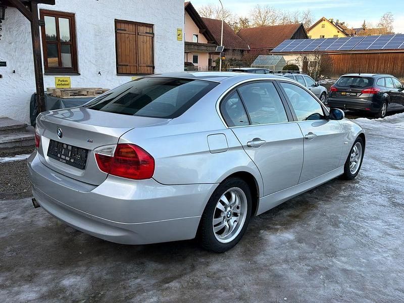 Gebraucht BMW 325 Performance 218 PS (160 kW) 2005 Silber Limousine