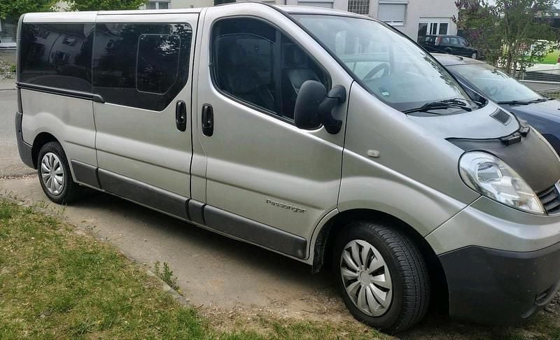 Second-hand Renault Trafic 145 CP (106 kW) 2007 Gri Monovolum