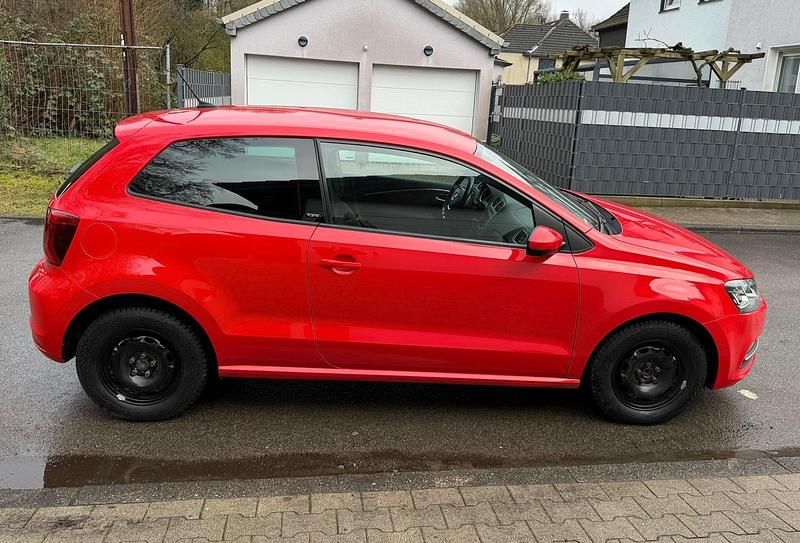 Gebraucht VW Polo Allstar 90 PS (66 kW) 2017 Rot Kleinwagen