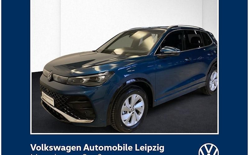 Neu VW Tiguan R-line 150 PS (110 kW) 2025 Blau SUV