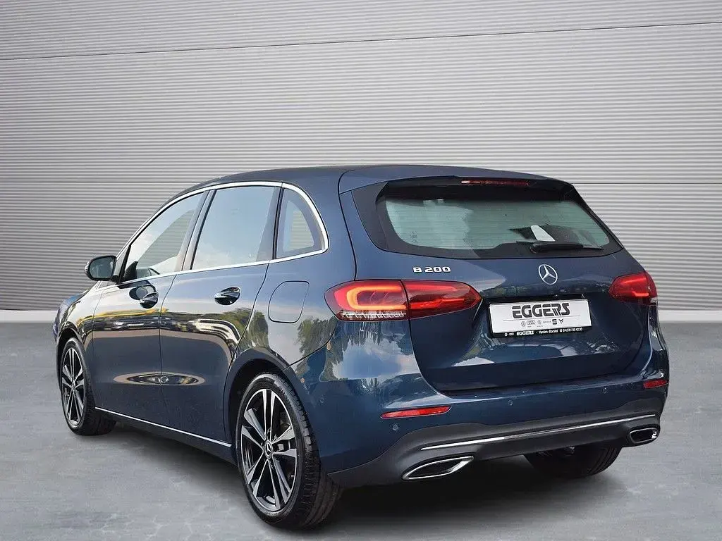 Gebraucht Mercedes B200 AMG Edition 1 163 PS (119 kW) 2019 Blau Kleinwagen