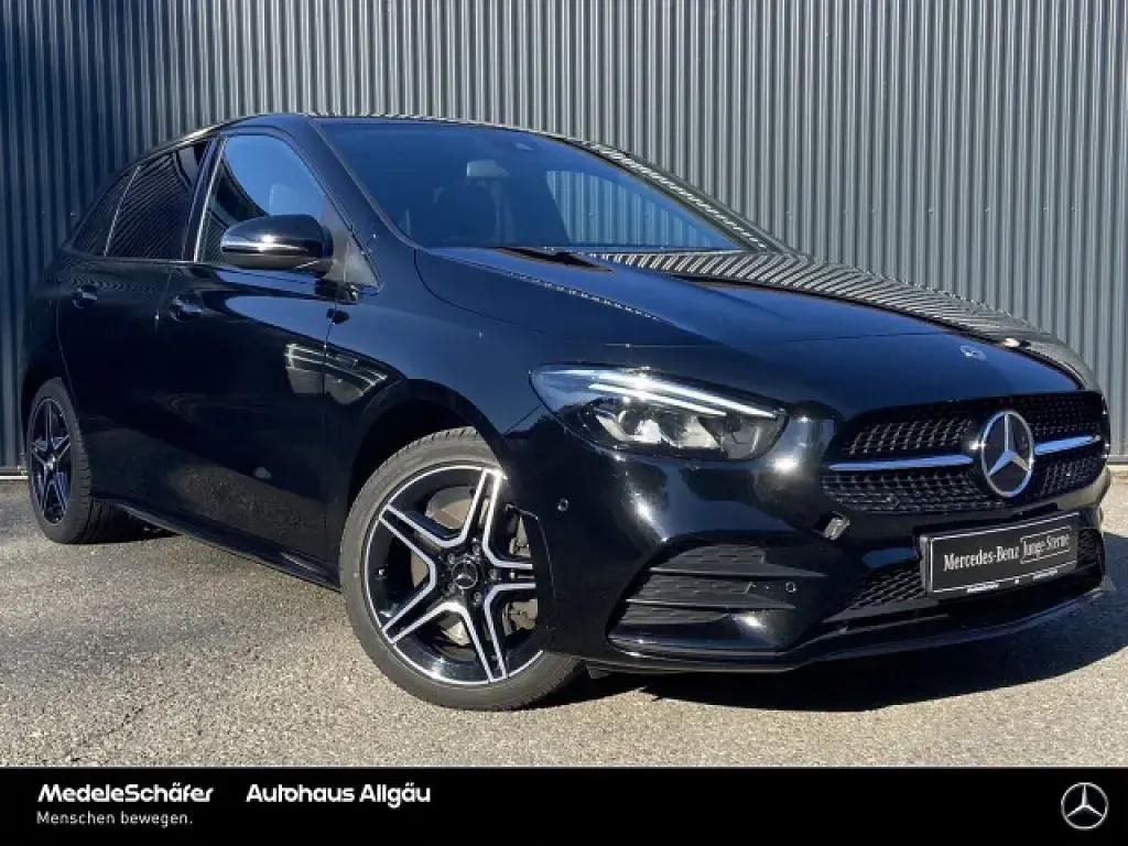 Gebraucht Mercedes B250 AMG 160 PS (117 kW) 2021 Unilack nachtschwarz Kleinwagen