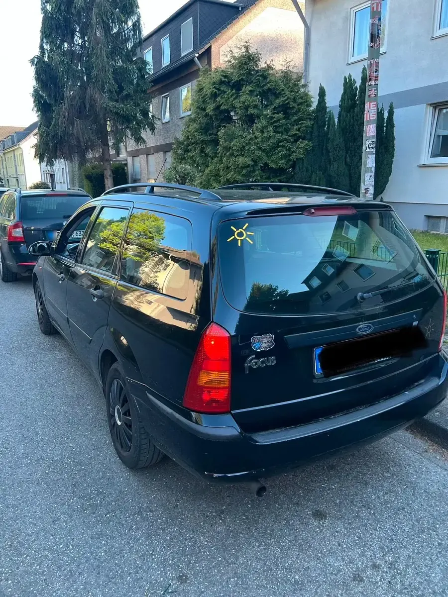 Usado Ford Focus 100 HP (73 kW) 2006 Preto Carrinha