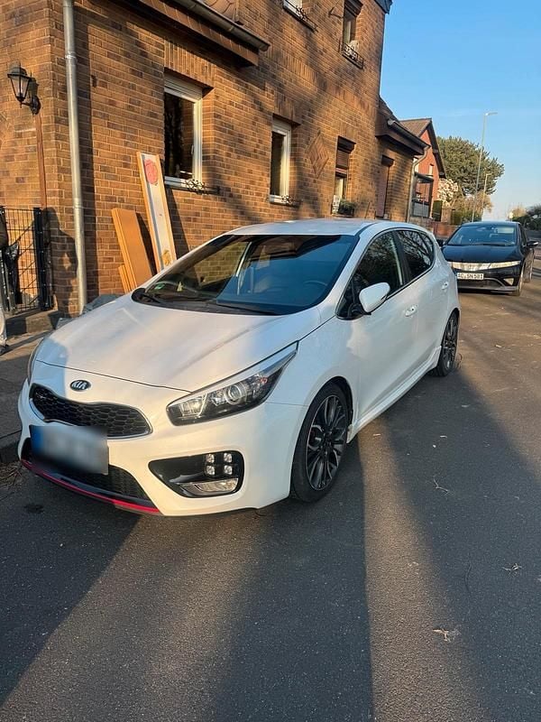 Gebraucht Kia Ceed GT GT 204 PS (150 kW) 2014 Weiß Kleinwagen