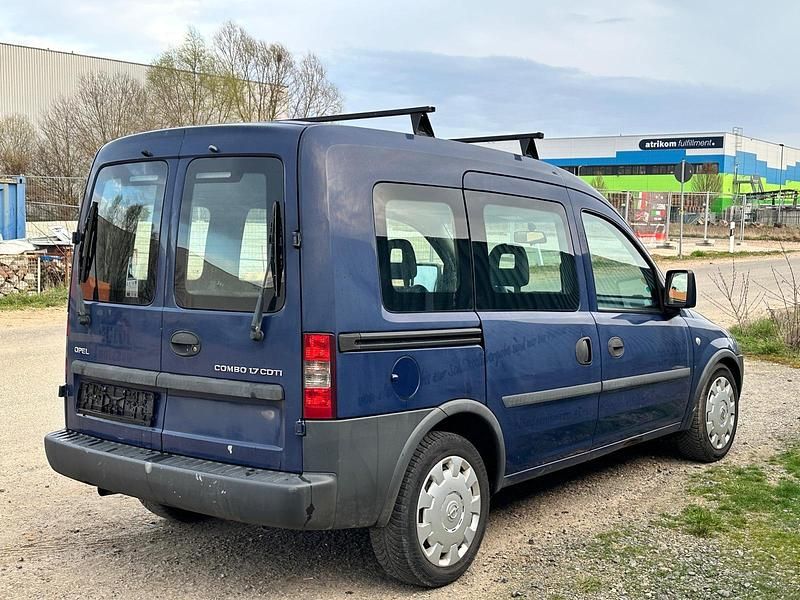 Gebraucht Opel Combo 100 PS (73 kW) 2008 Blau Van / Kleinbus