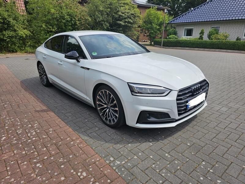 Weiß Gebraucht 2018 Audi A5 Coupé | 30.000 € - Bild 1/4