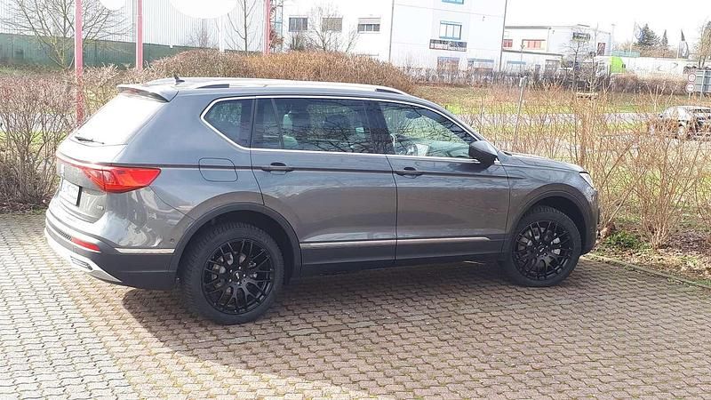 Grau Gebraucht 2020 Seat Tarraco 4Drive SUV | 29.000 € (Guter Preis) - Bild 1/2