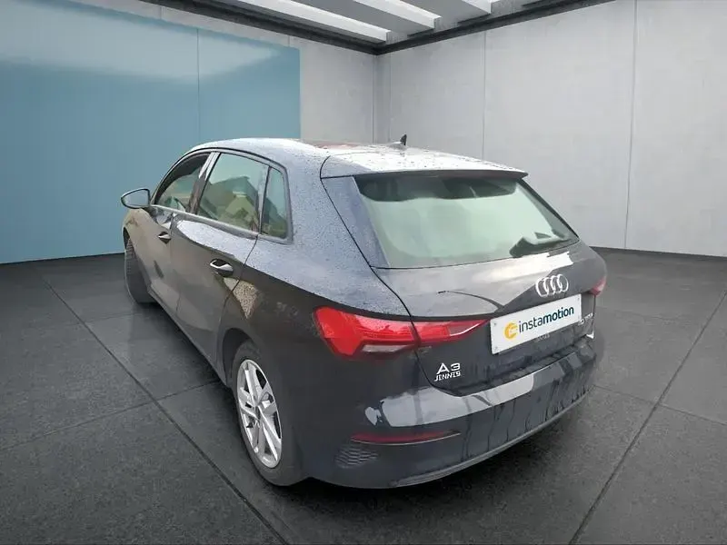 Używany Audi A3 Sportback e-tron 150 KM (110 kW) 2022 Czarny Hatchback
