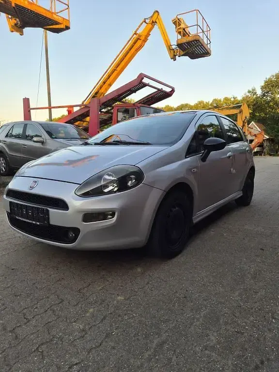Gebraucht Fiat Punto Pop 69 PS (50 kW) 2013 Silber Kleinwagen