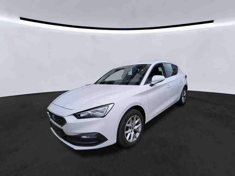 "candy" weiss Gebraucht 2022 Seat Leon Style Limousine | 19.999 € (Fairer Preis) - Bild 1/4
