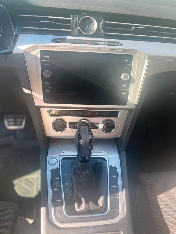 Gebraucht VW Passat Comfortline 150 PS (110 kW) 2018 Silber Kombi