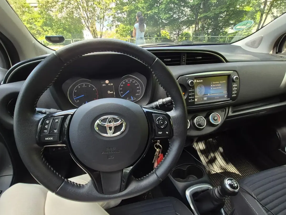 Gebraucht Toyota Yaris Team 111 PS (81 kW) 2018 Weiß Kleinwagen
