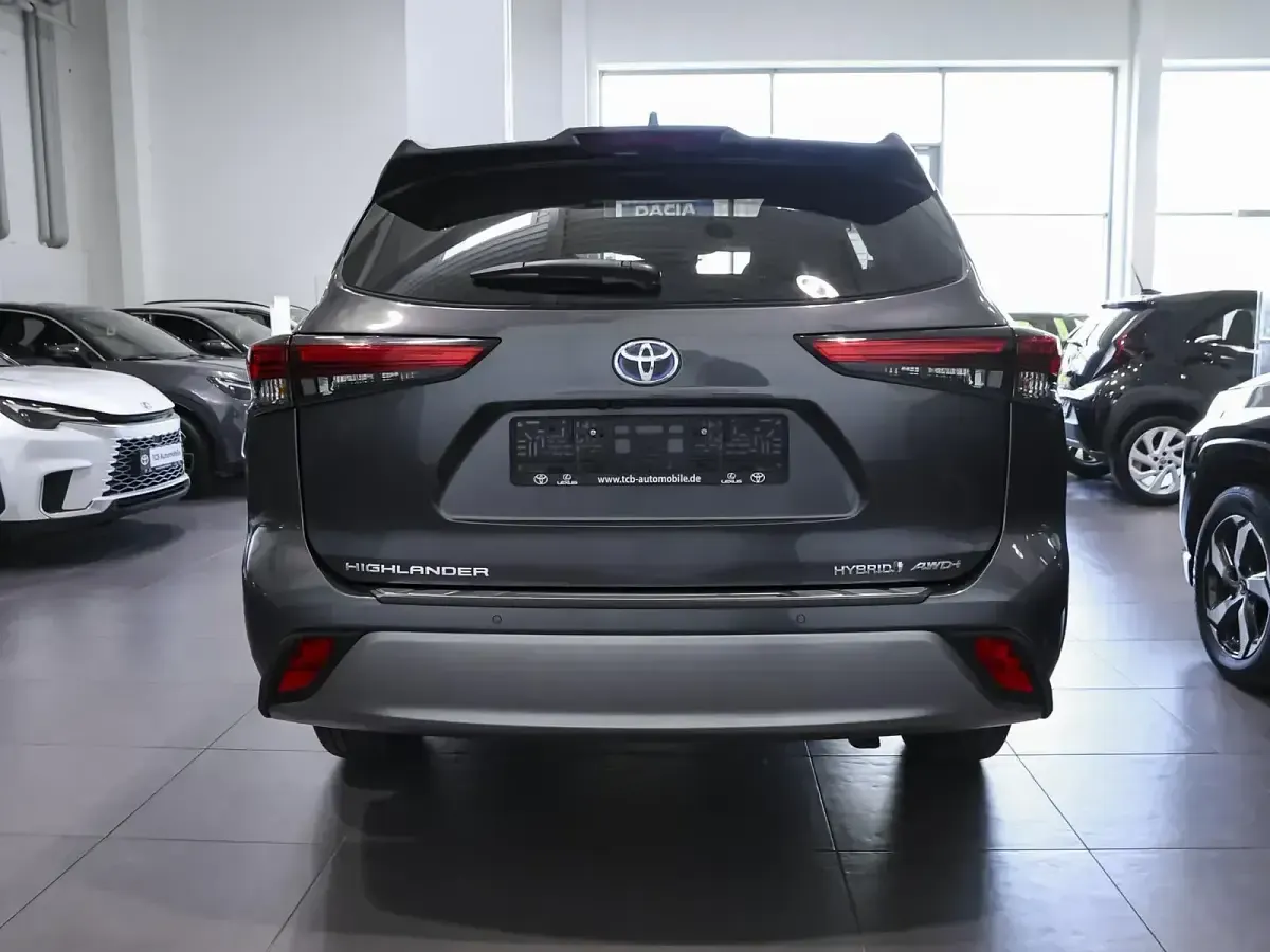 Gebraucht Toyota Highlander Luxury 248 PS (182 kW) 2022 Grey metallic (grau) SUV