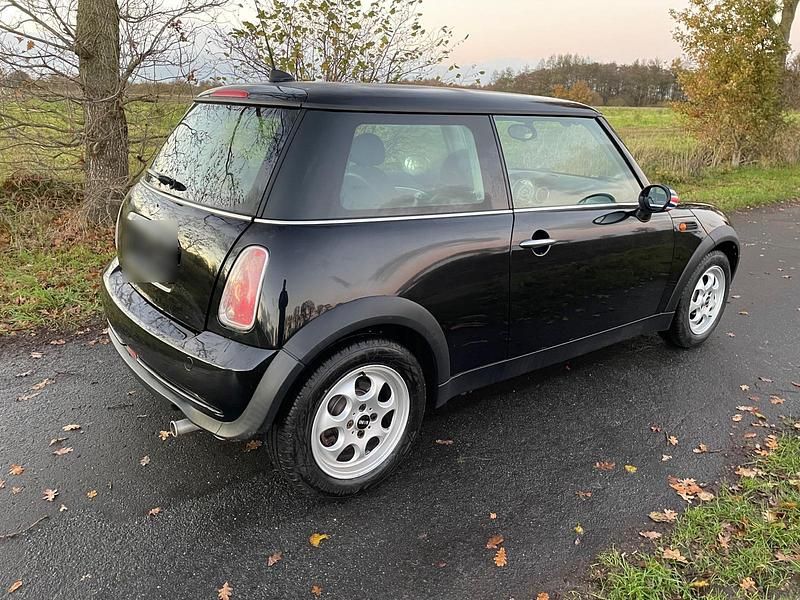 Second-hand Mini ONE 90 CP (66 kW) 2004 Negru Hatchback