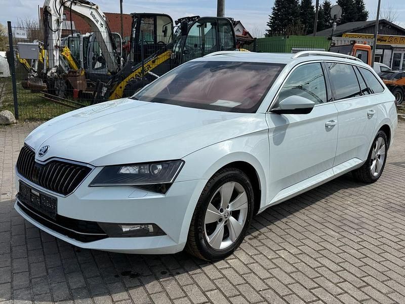 Gebraucht Skoda Superb 150 PS (110 kW) 2016 Weiß Kombi