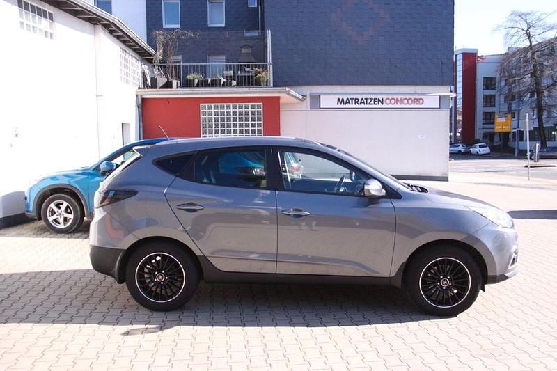 Gebraucht Hyundai ix35 Style 163 PS (119 kW) 2012 Grau SUV