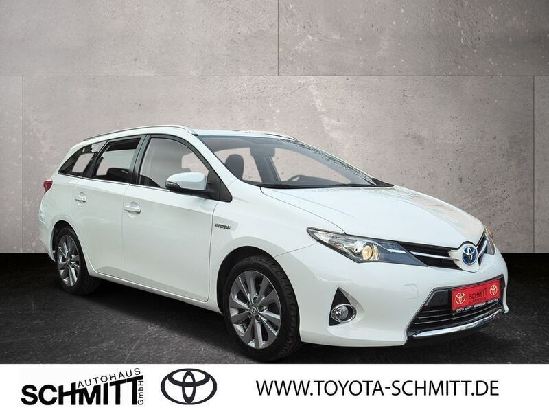 Weiß Gebraucht 2014 Toyota Auris Touring Sports Life+ Kombi | 13.980 € (Fairer Preis) - Bild 1/4