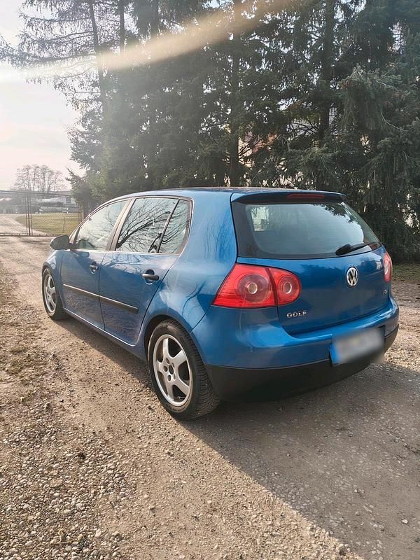 Gebraucht VW Golf IV 90 PS (66 kW) 2004 Blau Kleinwagen