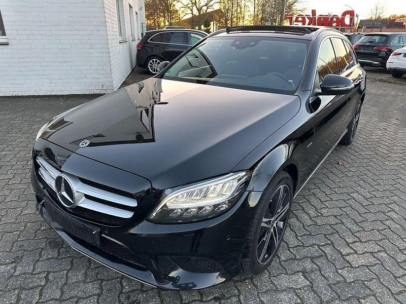Gebraucht Mercedes C300e Avantgarde 306 PS (225 kW) 2020 Schwarz Limousine