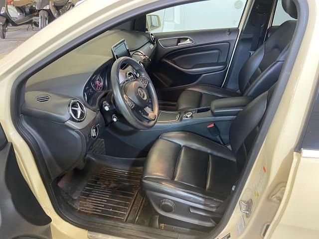 Gebraucht Mercedes B180 109 PS (80 kW) 2017 Beige Van / Kleinbus